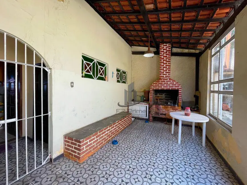 Casa com 3 quartos à venda, 405m2 em Jardim Suíça, Volta Redonda - RJ - imagem 4 Foto 4 de Casa com 3 quartos à venda, 405m2 em Jardim Suíça, Volta Redonda - RJ