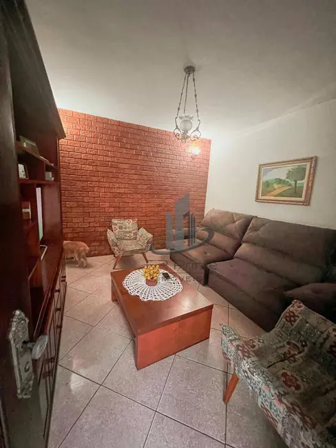 Casa com 3 quartos à venda, 360m2 em Ponte Alta, Volta Redonda - RJ - imagem 6 Foto 6 de Casa com 3 quartos à venda, 360m2 em Ponte Alta, Volta Redonda - RJ