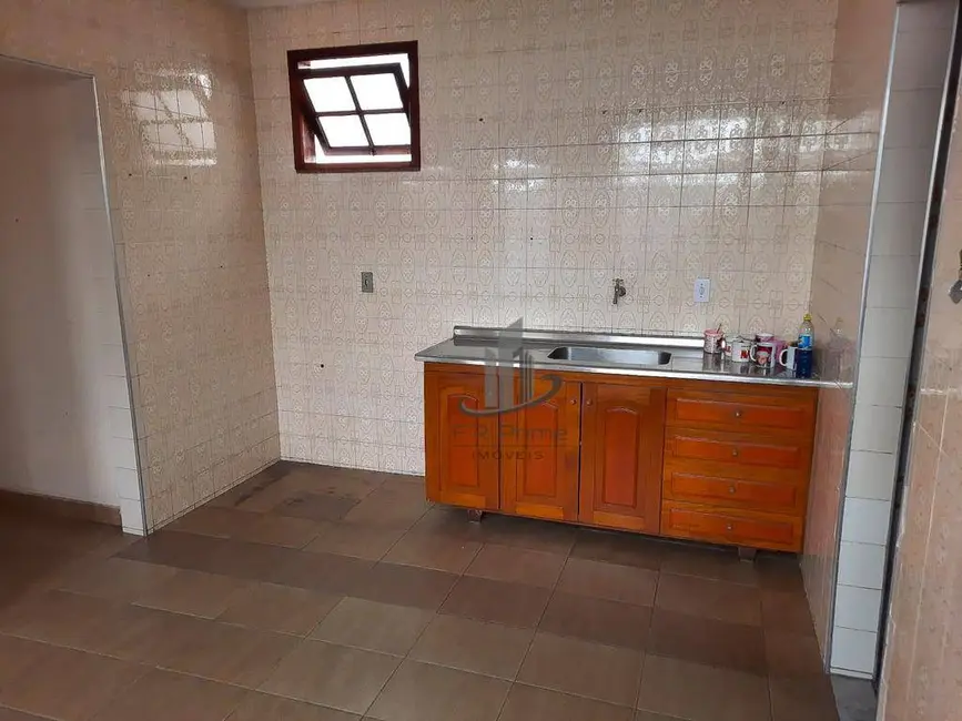 Casa com 3 quartos à venda, 201m2 em Sessenta, Volta Redonda - RJ - imagem 7 Foto 7 de Casa com 3 quartos à venda, 201m2 em Sessenta, Volta Redonda - RJ