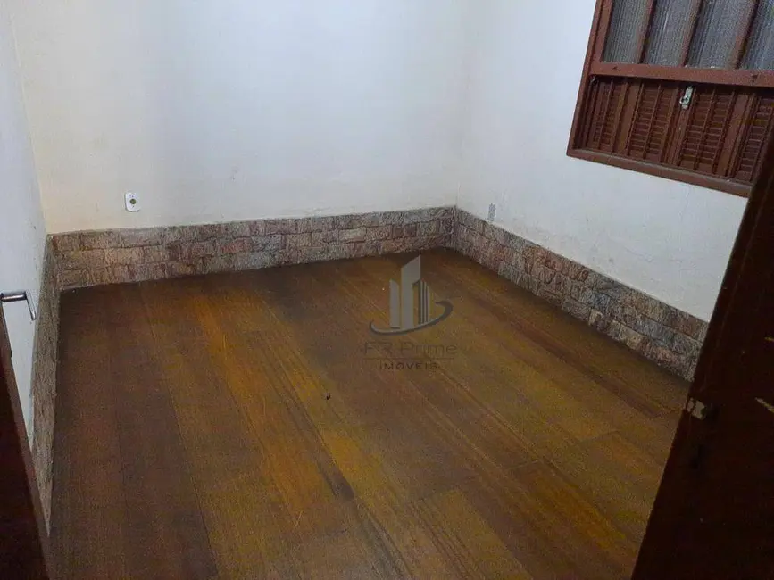 Casa com 3 quartos à venda, 201m2 em Sessenta, Volta Redonda - RJ - imagem 8 Foto 8 de Casa com 3 quartos à venda, 201m2 em Sessenta, Volta Redonda - RJ