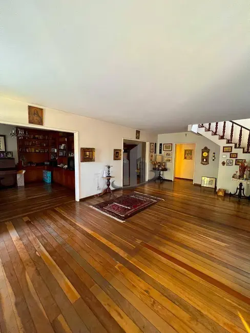 Foto 2 de Casa com 4 quartos à venda, 703m2 em Bela Vista, Volta Redonda - RJ