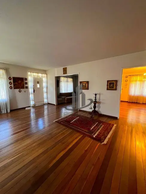 Casa com 4 quartos à venda, 703m2 em Bela Vista, Volta Redonda - RJ - imagem 3 Foto 3 de Casa com 4 quartos à venda, 703m2 em Bela Vista, Volta Redonda - RJ