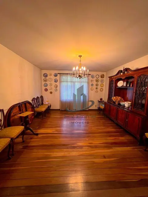 Casa com 4 quartos à venda, 703m2 em Bela Vista, Volta Redonda - RJ - imagem 5 Foto 5 de Casa com 4 quartos à venda, 703m2 em Bela Vista, Volta Redonda - RJ