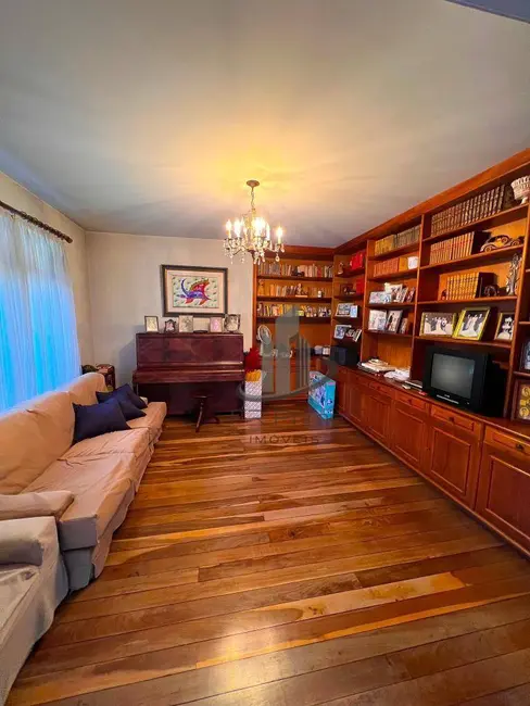 Casa com 4 quartos à venda, 703m2 em Bela Vista, Volta Redonda - RJ - imagem 4 Foto 4 de Casa com 4 quartos à venda, 703m2 em Bela Vista, Volta Redonda - RJ