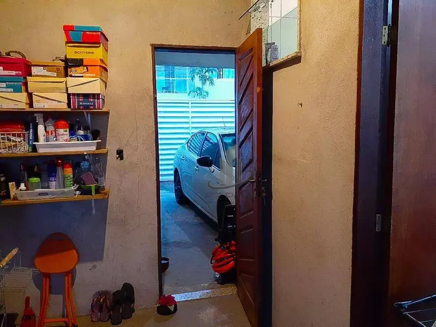Casa com 3 quartos à venda, 288m2 em Jardim Belvedere, Volta Redonda - RJ - imagem 4 Foto 4 de Casa com 3 quartos à venda, 288m2 em Jardim Belvedere, Volta Redonda - RJ