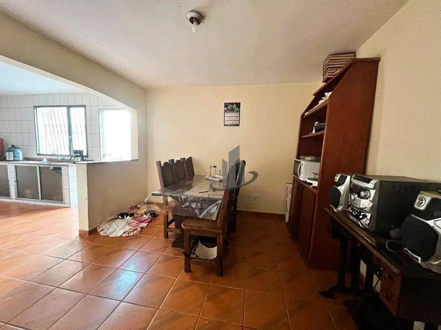 Casa com 3 quartos à venda, 153m2 em Jardim Belvedere, Volta Redonda - RJ - imagem 3 Foto 3 de Casa com 3 quartos à venda, 153m2 em Jardim Belvedere, Volta Redonda - RJ