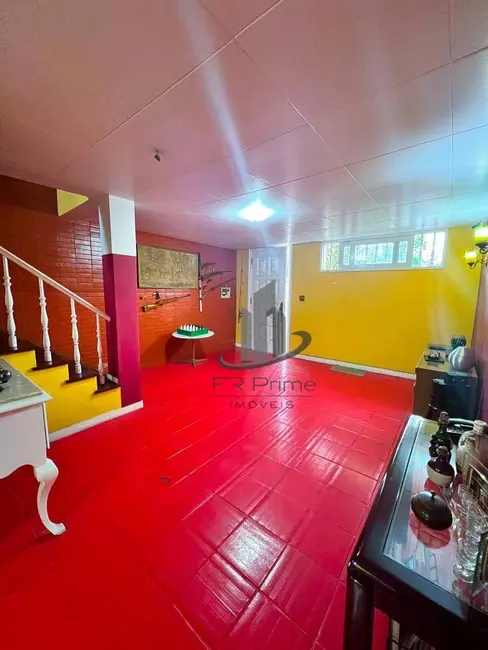Casa com 3 quartos à venda, 360m2 em Laranjal, Volta Redonda - RJ - imagem 5 Foto 5 de Casa com 3 quartos à venda, 360m2 em Laranjal, Volta Redonda - RJ