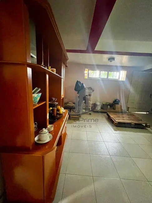 Casa com 3 quartos à venda, 360m2 em Laranjal, Volta Redonda - RJ - imagem 8 Foto 8 de Casa com 3 quartos à venda, 360m2 em Laranjal, Volta Redonda - RJ