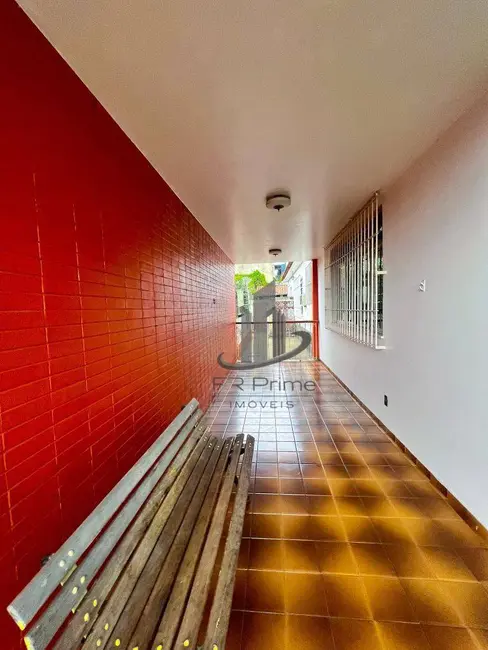 Casa com 3 quartos à venda, 360m2 em Laranjal, Volta Redonda - RJ - imagem 2 Foto 2 de Casa com 3 quartos à venda, 360m2 em Laranjal, Volta Redonda - RJ