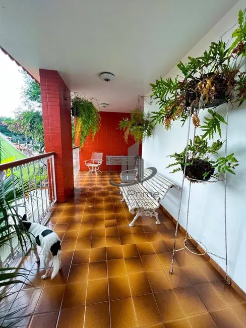 Casa com 3 quartos à venda, 360m2 em Laranjal, Volta Redonda - RJ - imagem 3 Foto 3 de Casa com 3 quartos à venda, 360m2 em Laranjal, Volta Redonda - RJ