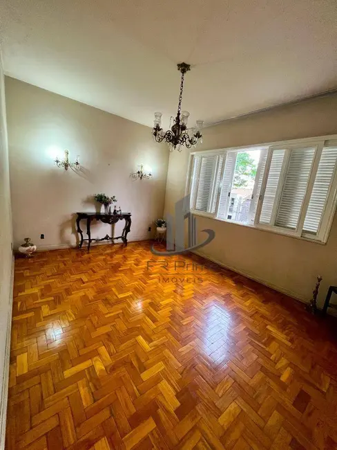 Casa com 3 quartos à venda, 360m2 em Laranjal, Volta Redonda - RJ - imagem 4 Foto 4 de Casa com 3 quartos à venda, 360m2 em Laranjal, Volta Redonda - RJ