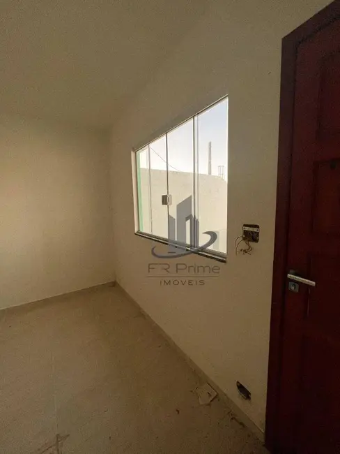 Casa com 2 quartos à venda, 300m2 em Roma, Volta Redonda - RJ - imagem 2 Foto 2 de Casa com 2 quartos à venda, 300m2 em Roma, Volta Redonda - RJ