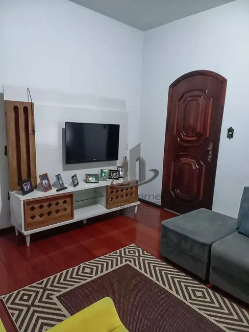 Casa com 4 quartos à venda, 375m2 em Vila Mury, Volta Redonda - RJ - imagem 2 Foto 2 de Casa com 4 quartos à venda, 375m2 em Vila Mury, Volta Redonda - RJ