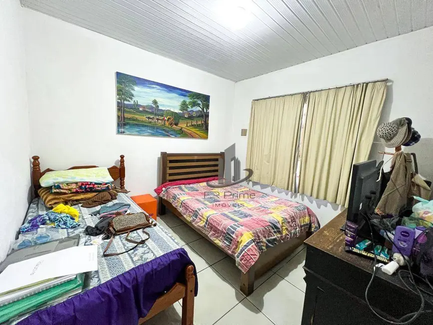 Casa com 3 quartos à venda, 200m2 em Vila Orlandelia, Barra Mansa - RJ - imagem 8 Foto 8 de Casa com 3 quartos à venda, 200m2 em Vila Orlandelia, Barra Mansa - RJ