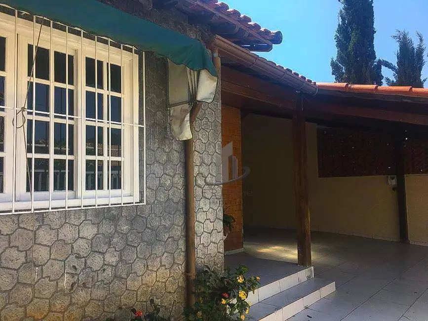 Foto 1 de Casa com 4 quartos à venda, 275m2 em Montese, Resende - RJ