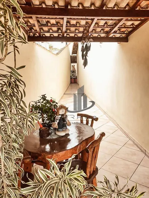 Foto 1 de Casa com 2 quartos à venda, 168m2 em Roma, Volta Redonda - RJ
