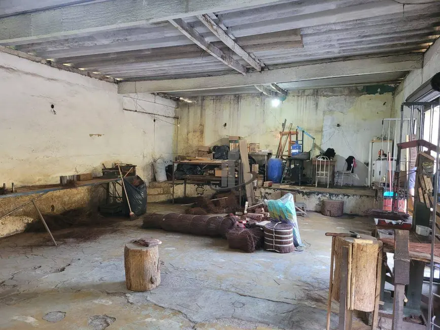 Loja à venda, 200m2 em Jardim Primavera, Barra Mansa - RJ - imagem 3 Foto 3 de Loja à venda, 200m2 em Jardim Primavera, Barra Mansa - RJ