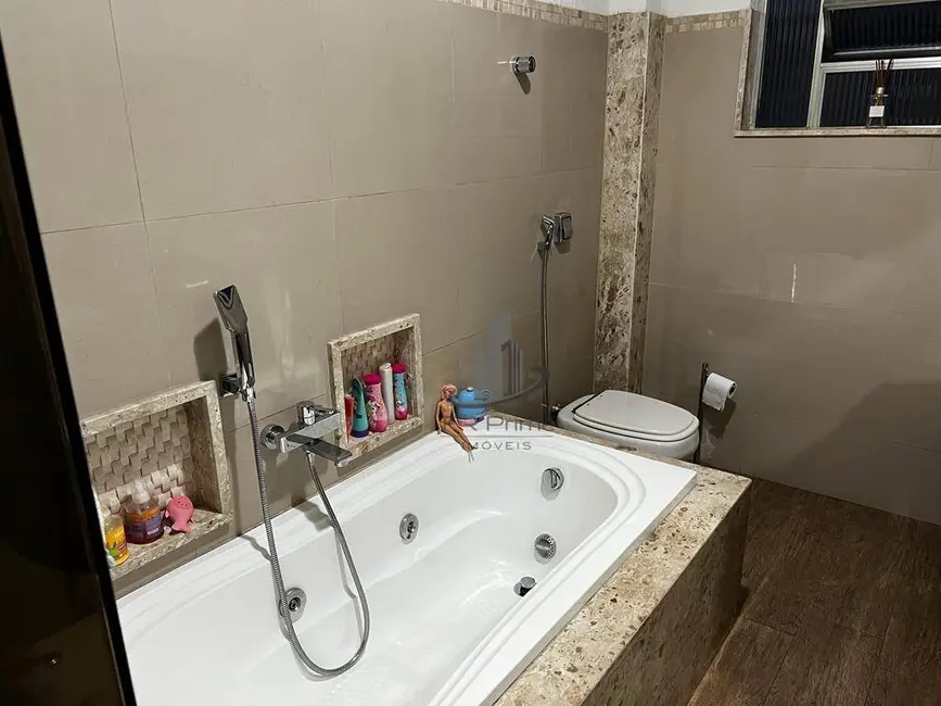 Apartamento com 3 quartos à venda, 284m2 em Centro, Barra Mansa - RJ - imagem 8 Foto 8 de Apartamento com 3 quartos à venda, 284m2 em Centro, Barra Mansa - RJ