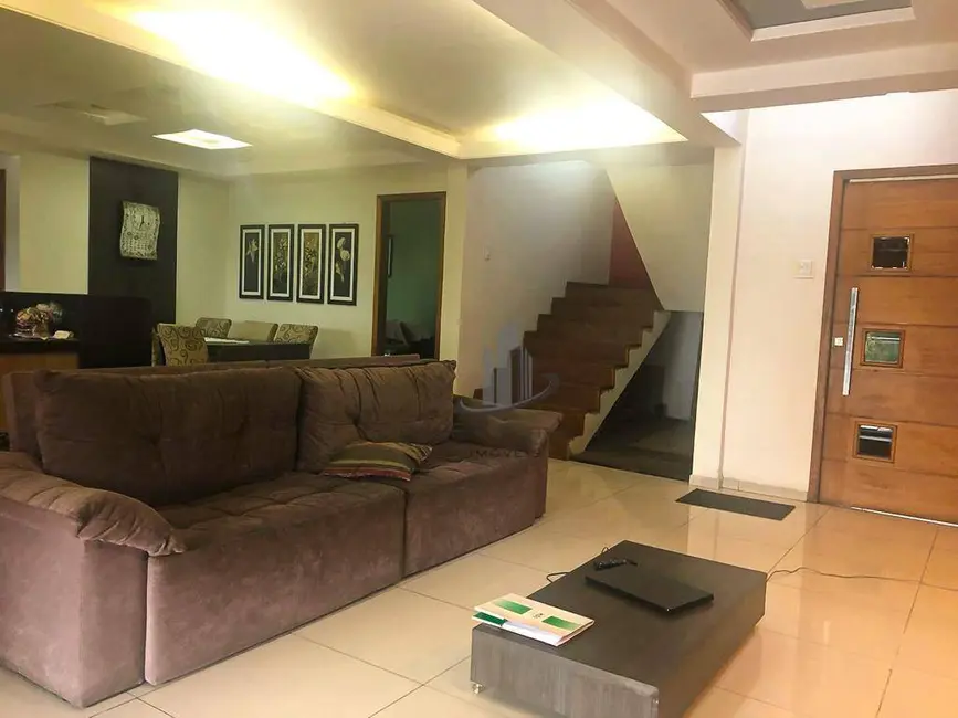 Casa com 3 quartos à venda, 620m2 em Ano Bom, Barra Mansa - RJ - imagem 8 Foto 8 de Casa com 3 quartos à venda, 620m2 em Ano Bom, Barra Mansa - RJ