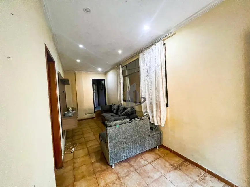 Casa com 3 quartos à venda, 53m2 em Ano Bom, Barra Mansa - RJ - imagem 3 Foto 3 de Casa com 3 quartos à venda, 53m2 em Ano Bom, Barra Mansa - RJ