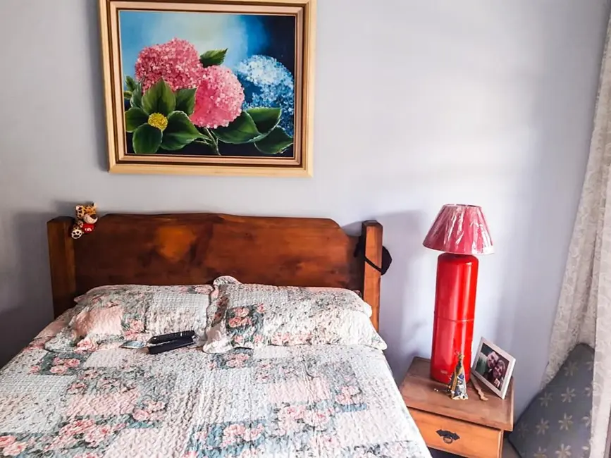Casa com 4 quartos à venda, 200m2 em São João Batista, Volta Redonda - RJ - imagem 9 Foto 9 de Casa com 4 quartos à venda, 200m2 em São João Batista, Volta Redonda - RJ