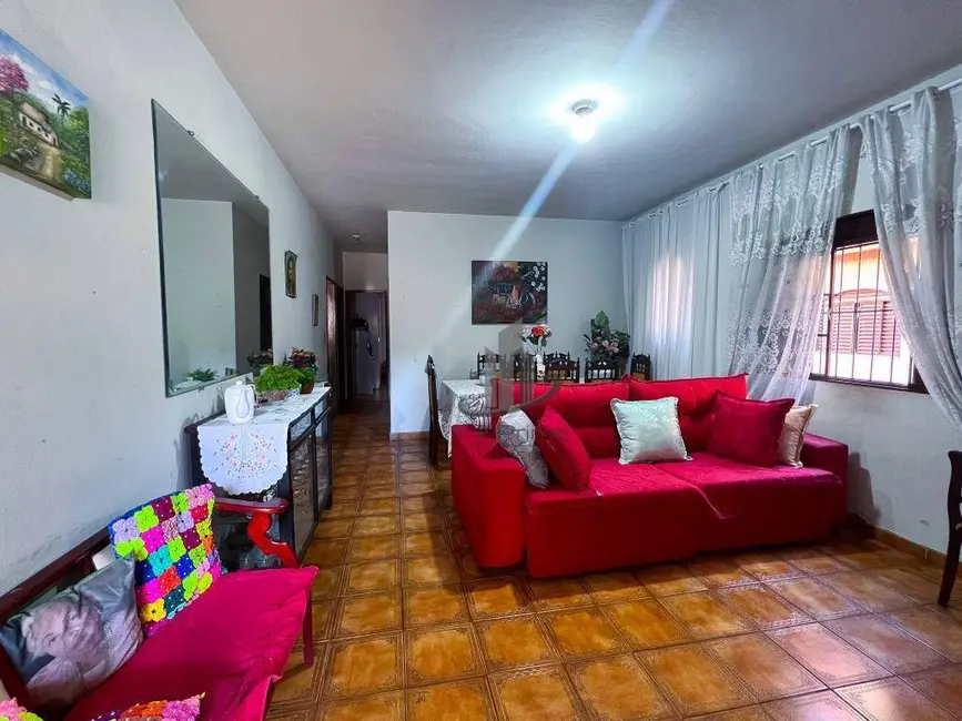 Foto 1 de Casa com 2 quartos à venda, 1174m2 em Retiro, Volta Redonda - RJ
