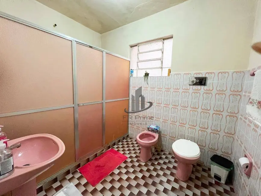 Casa com 3 quartos à venda, 310m2 em Jardim Amália, Volta Redonda - RJ - imagem 8 Foto 8 de Casa com 3 quartos à venda, 310m2 em Jardim Amália, Volta Redonda - RJ