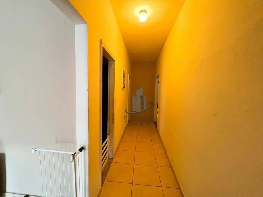 Casa com 3 quartos à venda, 310m2 em Jardim Amália, Volta Redonda - RJ - imagem 5 Foto 5 de Casa com 3 quartos à venda, 310m2 em Jardim Amália, Volta Redonda - RJ