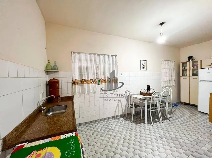 Casa com 3 quartos à venda, 310m2 em Jardim Amália, Volta Redonda - RJ - imagem 7 Foto 7 de Casa com 3 quartos à venda, 310m2 em Jardim Amália, Volta Redonda - RJ