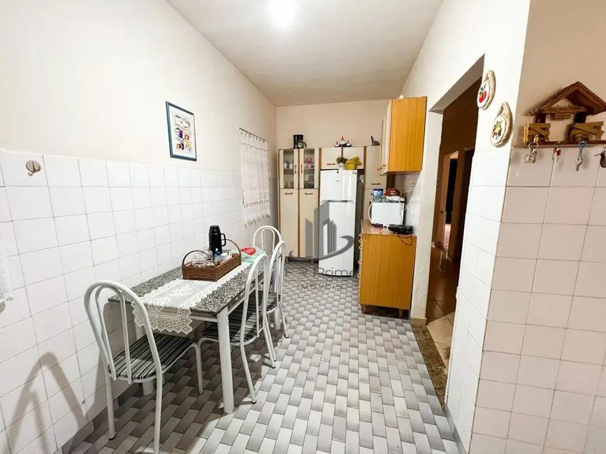 Casa com 3 quartos à venda, 310m2 em Jardim Amália, Volta Redonda - RJ - imagem 6 Foto 6 de Casa com 3 quartos à venda, 310m2 em Jardim Amália, Volta Redonda - RJ