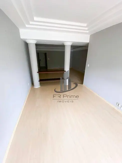 Apartamento com 3 quartos à venda, 284m2 em Centro, Barra Mansa - RJ - imagem 4 Foto 4 de Apartamento com 3 quartos à venda, 284m2 em Centro, Barra Mansa - RJ