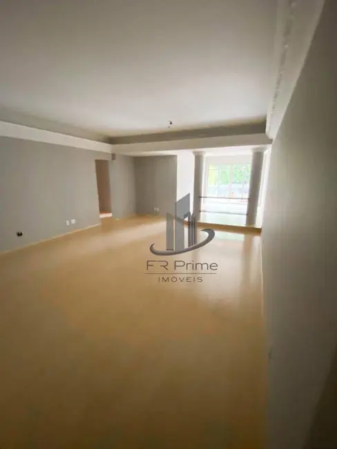 Apartamento com 3 quartos à venda, 284m2 em Centro, Barra Mansa - RJ - imagem 3 Foto 3 de Apartamento com 3 quartos à venda, 284m2 em Centro, Barra Mansa - RJ