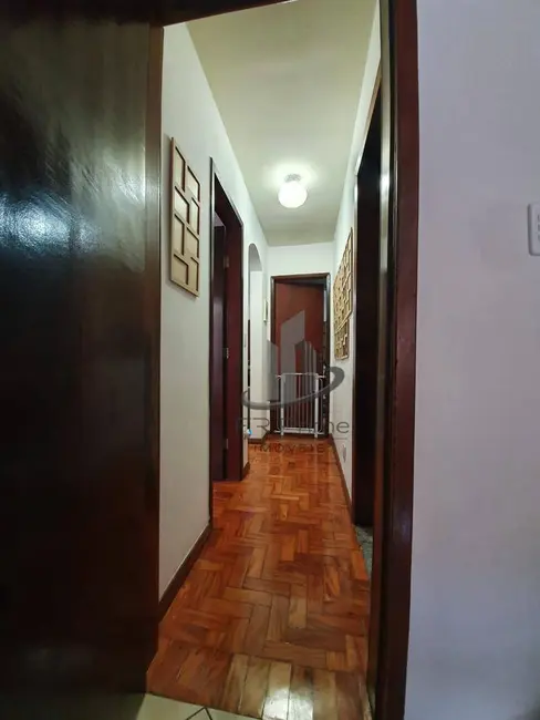 Foto 7 de Casa com 3 quartos à venda, 210m2 em Jardim Tiradentes, Volta Redonda - RJ