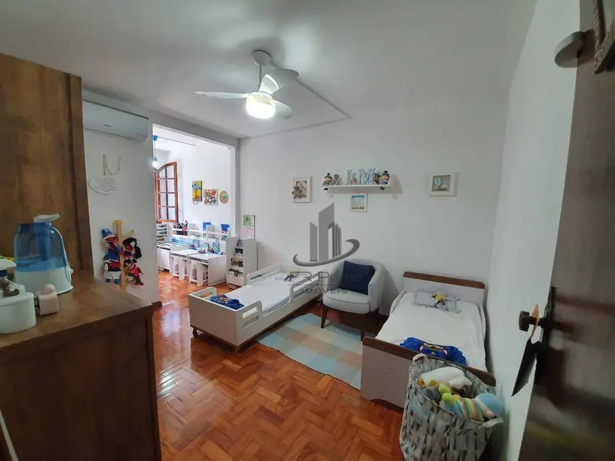 Foto 9 de Casa com 3 quartos à venda, 210m2 em Jardim Tiradentes, Volta Redonda - RJ