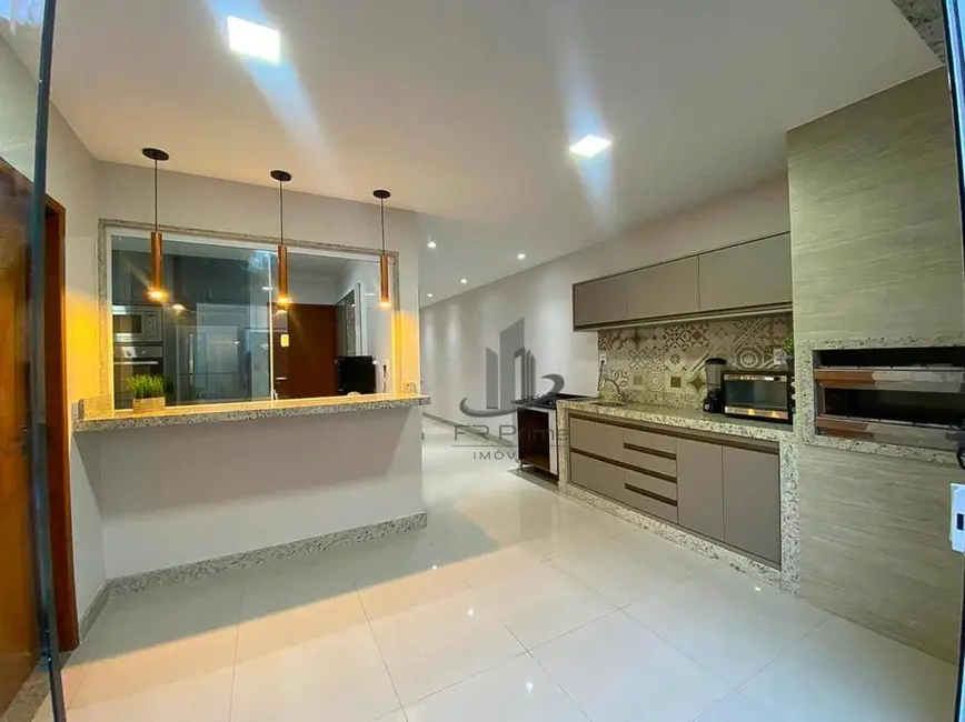 Casa com 3 quartos à venda, 270m2 em Jardim Amália, Volta Redonda - RJ - imagem 3 Foto 3 de Casa com 3 quartos à venda, 270m2 em Jardim Amália, Volta Redonda - RJ