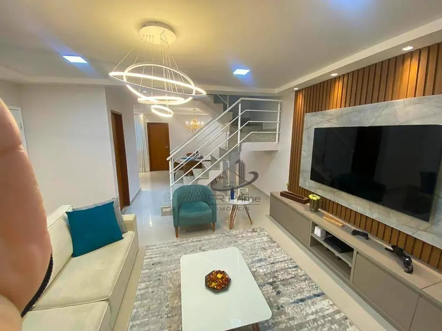 Casa com 3 quartos à venda, 270m2 em Jardim Amália, Volta Redonda - RJ - imagem 7 Foto 7 de Casa com 3 quartos à venda, 270m2 em Jardim Amália, Volta Redonda - RJ