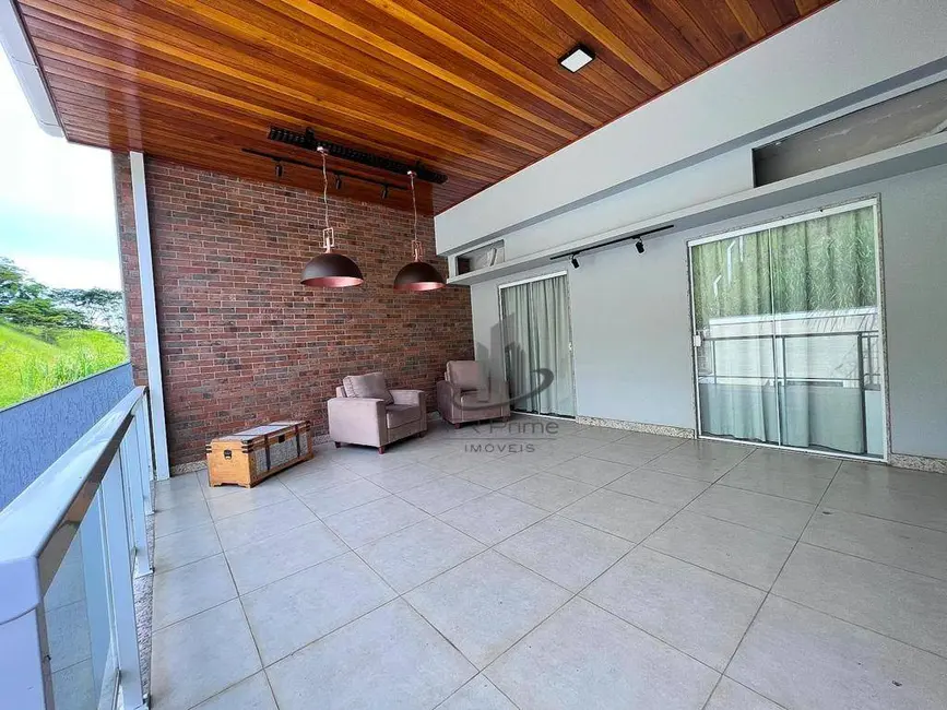Casa com 3 quartos à venda, 270m2 em Jardim Amália, Volta Redonda - RJ - imagem 5 Foto 5 de Casa com 3 quartos à venda, 270m2 em Jardim Amália, Volta Redonda - RJ