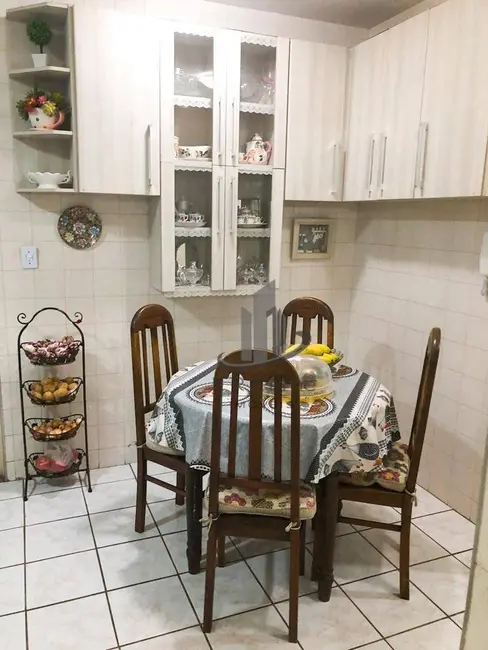 Apartamento com 3 quartos à venda, 145m2 em Jardim Amália, Volta Redonda - RJ - imagem 5 Foto 5 de Apartamento com 3 quartos à venda, 145m2 em Jardim Amália, Volta Redonda - RJ