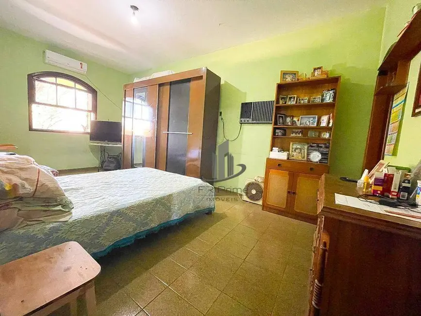 Casa com 3 quartos à venda, 434m2 em Jardim Amália, Volta Redonda - RJ - imagem 8 Foto 8 de Casa com 3 quartos à venda, 434m2 em Jardim Amália, Volta Redonda - RJ