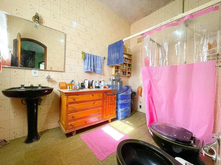 Casa com 3 quartos à venda, 434m2 em Jardim Amália, Volta Redonda - RJ - imagem 9 Foto 9 de Casa com 3 quartos à venda, 434m2 em Jardim Amália, Volta Redonda - RJ