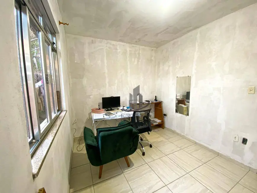 Casa com 3 quartos à venda, 108m2 em São Luís, Volta Redonda - RJ - imagem 9 Foto 9 de Casa com 3 quartos à venda, 108m2 em São Luís, Volta Redonda - RJ