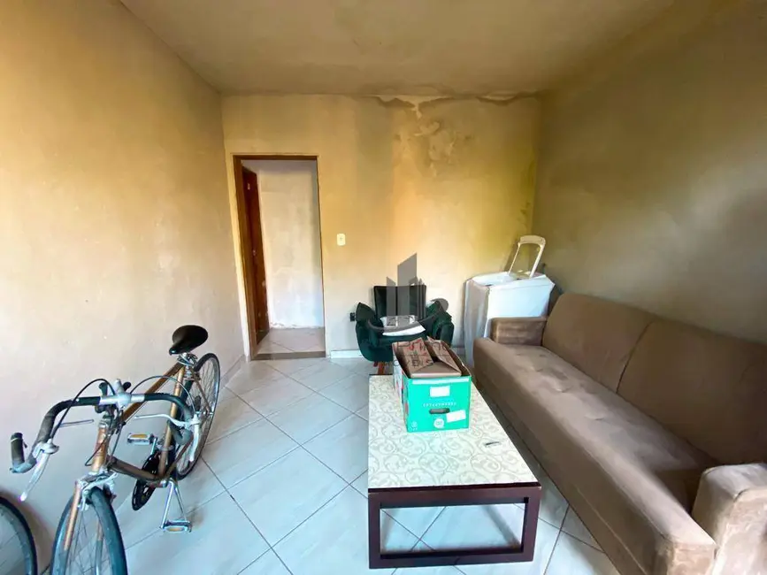 Casa com 3 quartos à venda, 108m2 em São Luís, Volta Redonda - RJ - imagem 5 Foto 5 de Casa com 3 quartos à venda, 108m2 em São Luís, Volta Redonda - RJ