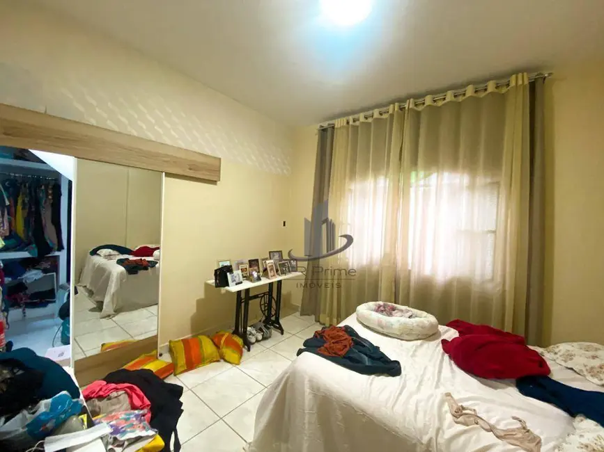 Casa com 3 quartos à venda, 229m2 em São Luís, Volta Redonda - RJ - imagem 7 Foto 7 de Casa com 3 quartos à venda, 229m2 em São Luís, Volta Redonda - RJ