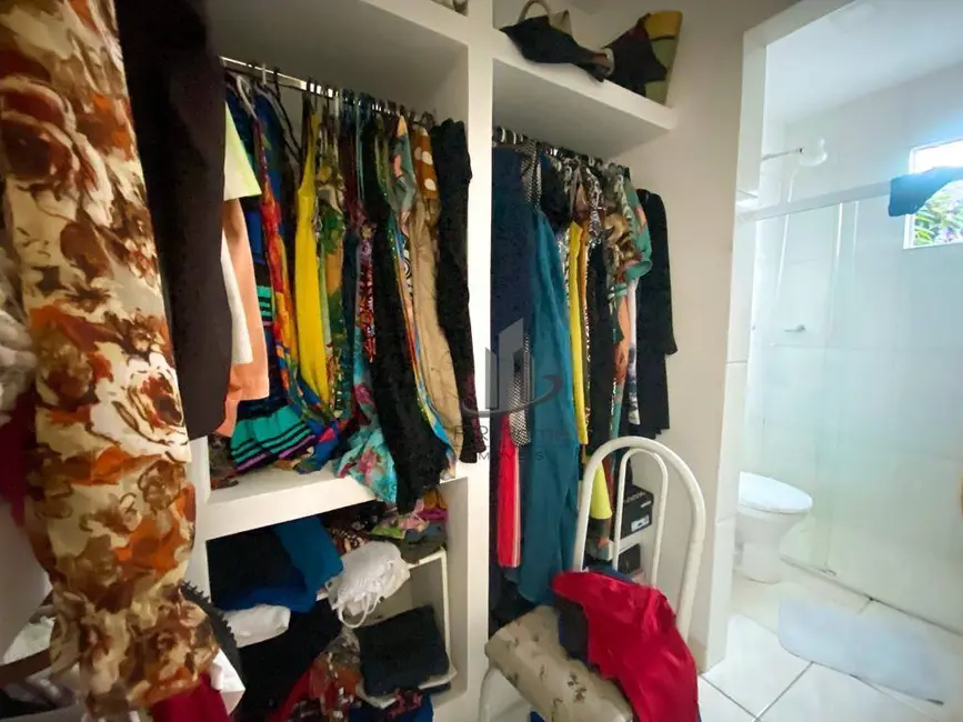 Casa com 3 quartos à venda, 229m2 em São Luís, Volta Redonda - RJ - imagem 8 Foto 8 de Casa com 3 quartos à venda, 229m2 em São Luís, Volta Redonda - RJ