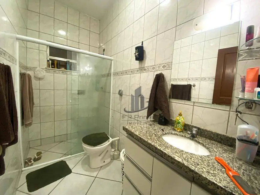 Casa com 3 quartos à venda, 229m2 em São Luís, Volta Redonda - RJ - imagem 6 Foto 6 de Casa com 3 quartos à venda, 229m2 em São Luís, Volta Redonda - RJ