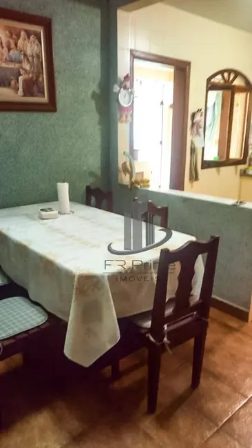 Casa com 4 quartos à venda, 100m2 em Jardim Tiradentes, Volta Redonda - RJ - imagem 4 Foto 4 de Casa com 4 quartos à venda, 100m2 em Jardim Tiradentes, Volta Redonda - RJ