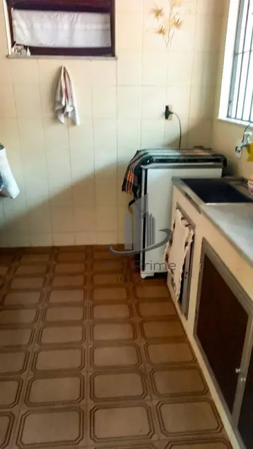 Casa com 4 quartos à venda, 100m2 em Jardim Tiradentes, Volta Redonda - RJ - imagem 8 Foto 8 de Casa com 4 quartos à venda, 100m2 em Jardim Tiradentes, Volta Redonda - RJ