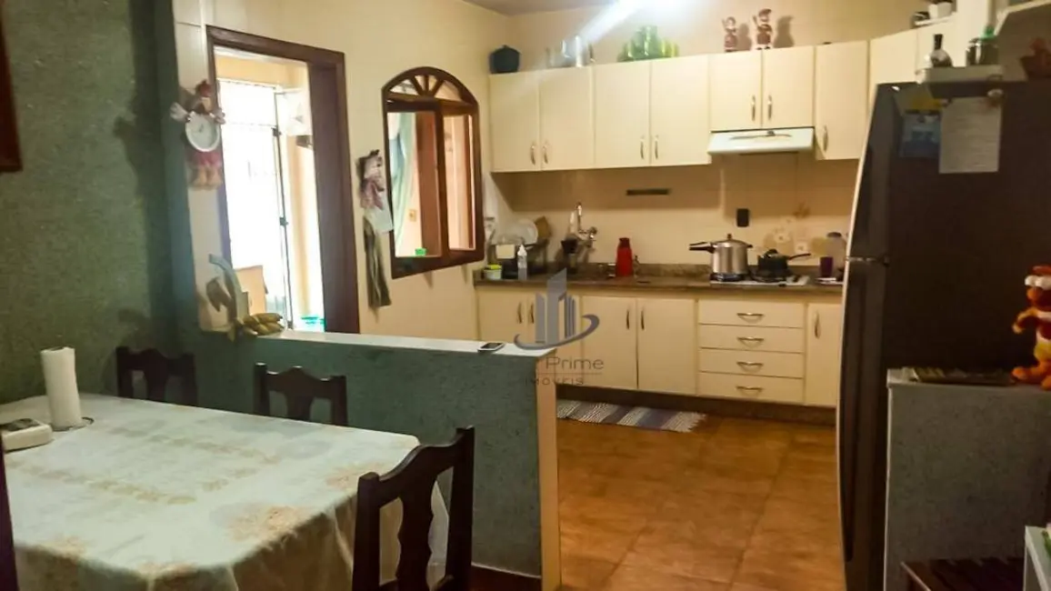 Casa com 4 quartos à venda, 100m2 em Jardim Tiradentes, Volta Redonda - RJ - imagem 5 Foto 5 de Casa com 4 quartos à venda, 100m2 em Jardim Tiradentes, Volta Redonda - RJ