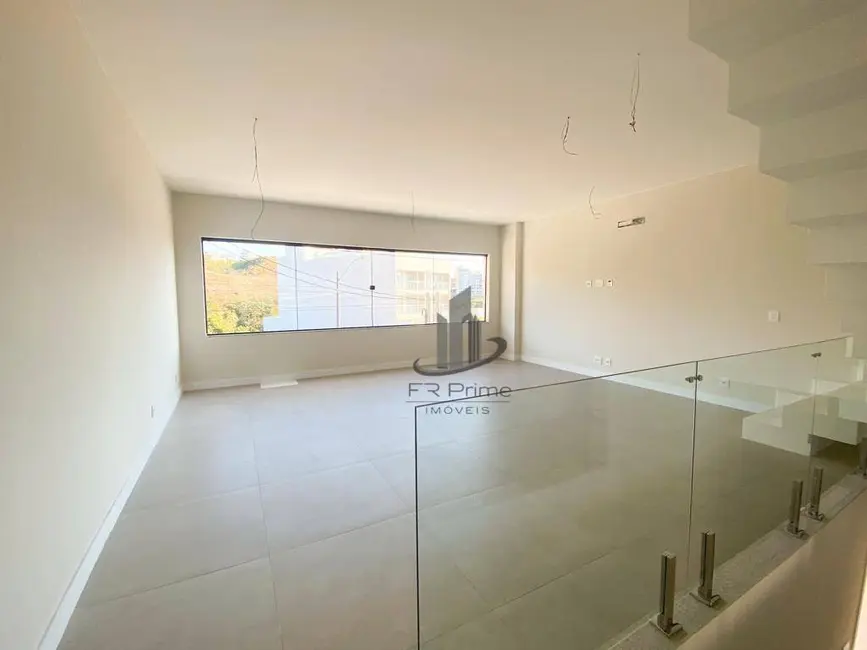 Foto 1 de Casa com 3 quartos à venda, 180m2 em Jardim Amália, Volta Redonda - RJ