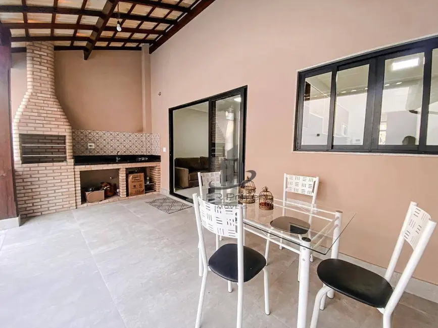 Casa com 3 quartos à venda, 150m2 em Jardim Belvedere, Volta Redonda - RJ - imagem 5 Foto 5 de Casa com 3 quartos à venda, 150m2 em Jardim Belvedere, Volta Redonda - RJ